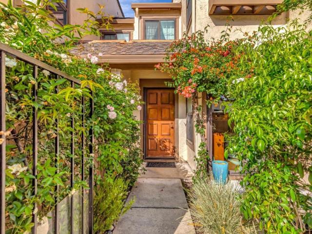 1888 Huxley Court