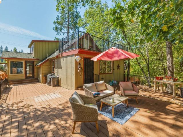 18814 Manzanita Dr