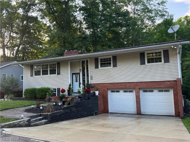 1883 Ashwood Drive