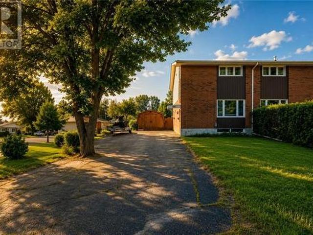 1883 Courtland, Greater Sudbury, ON, P3A 4B9 house for lease | Listing ID 2129 | Royal LePage