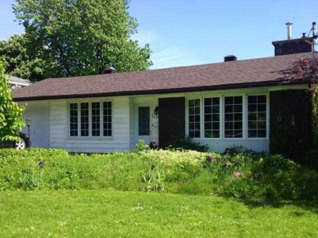 188 Av. Rowan, Beaconsfield, QC, H9W 1J6 house for lease | Listing ID 19560 | Royal LePage