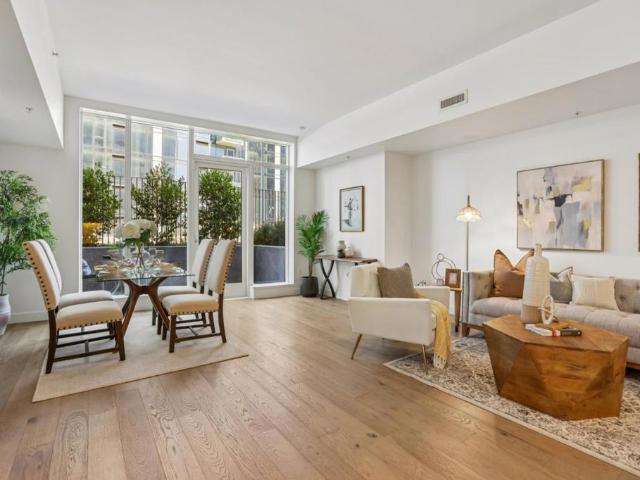 188 W Saint James Street 10313