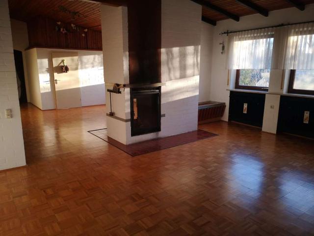 188m² Haus mit 6 Zimmern und EBK in Horgau bei Augsburg mit Garten und Terrasse carport