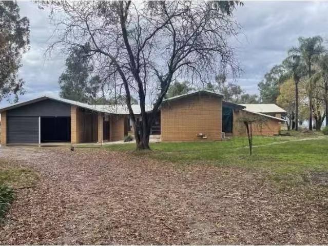 1894 Newell Highway, Finley House for rent Listed by Megan Da.