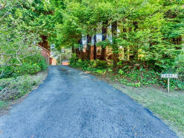 18961 Symes Lane