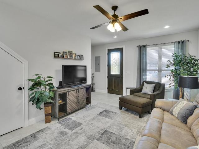 18902 Nicklaus Dr, Point Venture, TX 78645 | MLS #7889
