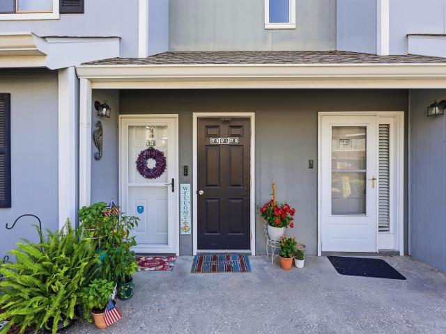 1890 Colony Dr. 17L