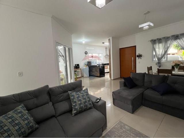 189 Área Útil Casa de Condomínio Alugar, 3 Dormitórios localizado em Rua Onofre Lázaro Roza, 21 Condominio Campos do Conde II, Paulínia SP João Aranha, Paulínia, São Paulo, 13145896 | Brasil