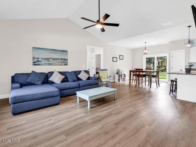 189 Bayyard Court NW