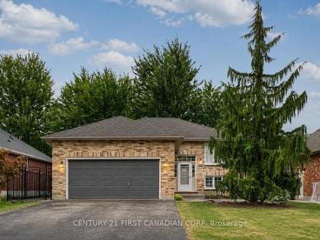 189 Gibson Crescent, Lucan Biddulph Lucan, ON, N0M 2J0 house for sale | Listing ID X13616 | Royal LePage