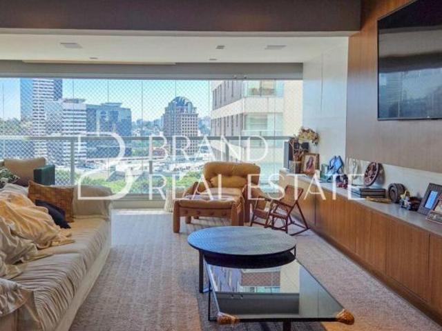 189 m², 3 suítes, 3 vagas Apartamento porteira fechada na Chácara Santo Antônio