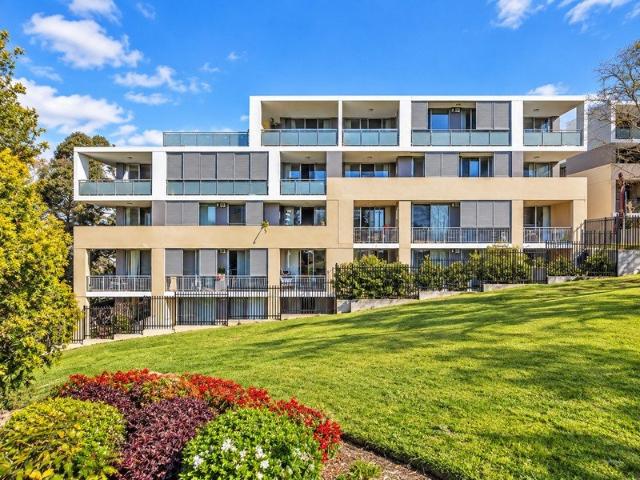 189M² GROUND FLOOR APARTMENT + HUGE PRIVATE COURTYARD | CARLINGFORD WEST CATCHMENT