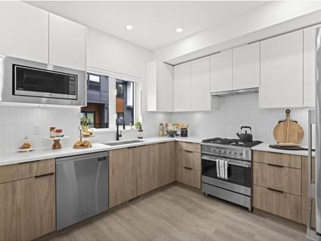 18 1959 165A Street, Surrey, BC, V3Z 1K3 house for sale | Listing ID R3164 | Royal LePage