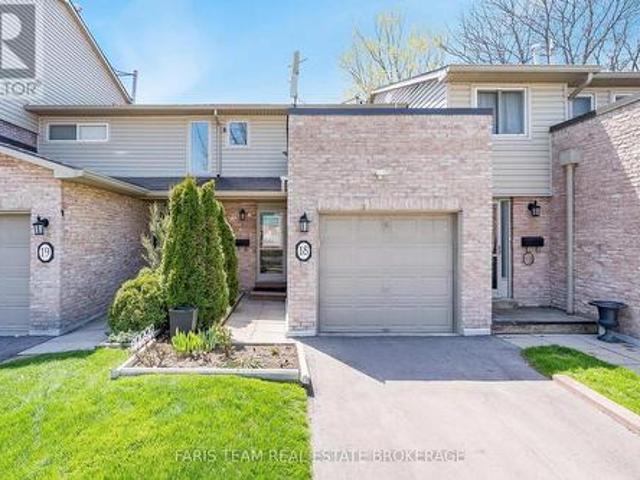 18 2075 Asta Drive, Mississauga, ON, L5A 2T5 townhouse for sale | Listing ID W13679 | Royal LePage