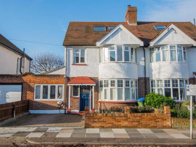 18 20 Tennyson Avenue, Twickenham, TW1 4QY, United Kingdom | 4 bed duplex for rent #131104576 | Rentberry