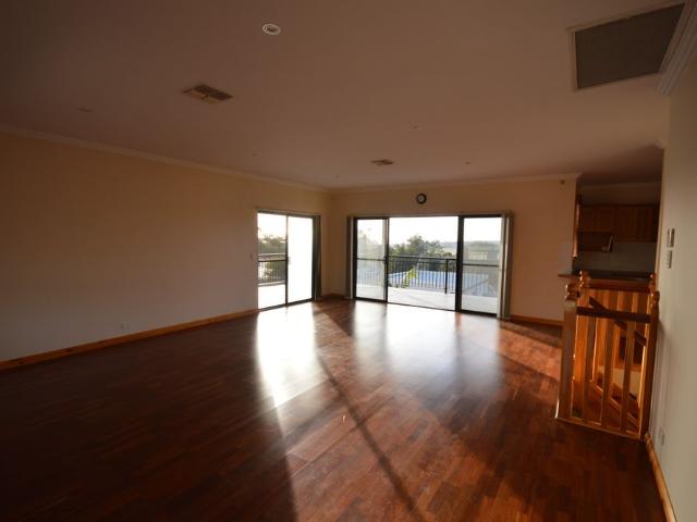 18 Tangier Boulevard