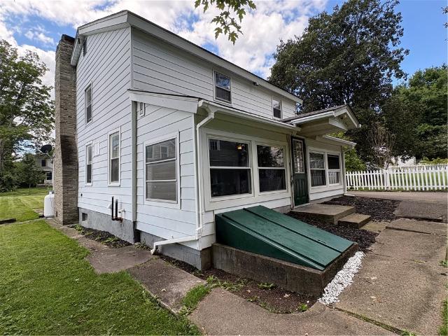 18 Taylor Street