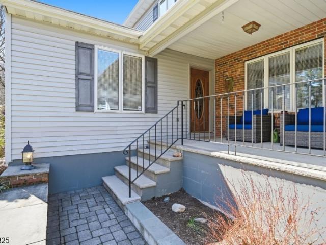 18 Tice Rd