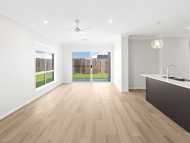 18 Tully Circuit, Redland Bay QLD 4165