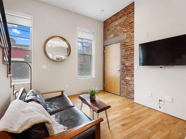18 W Thirteenth Street
