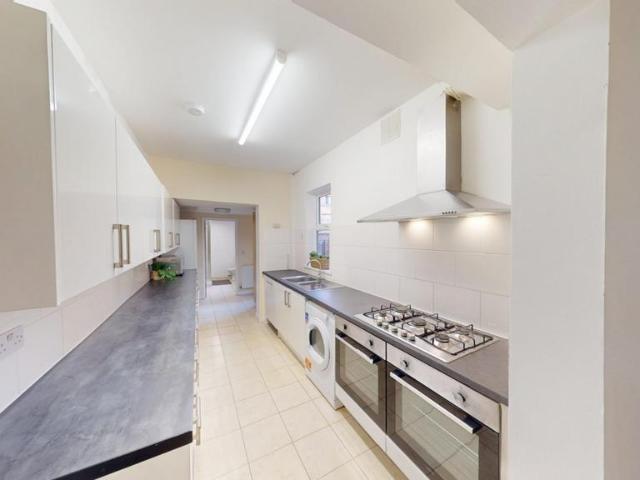 18 Watkin Street, Nottingham. 6 bed terraced house to rent £3,302 pcm £762 pw