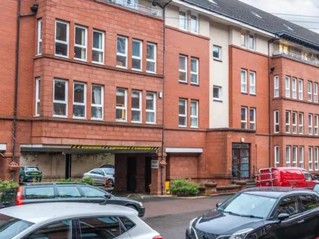18 Waverley Street, Shawmoss, Glasgow, G41 2DZ, United Kingdom | 2 bed apartment for rent #137019184 | Rentberry
