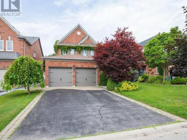 18 Windbreak Crescent, Whitby, ON, L1P 1P8 house for sale | Listing ID E13782 | Royal LePage