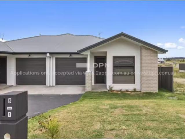 1/8 Wirrina Close, BUCHANAN House for rent Listed by Marg Mag.