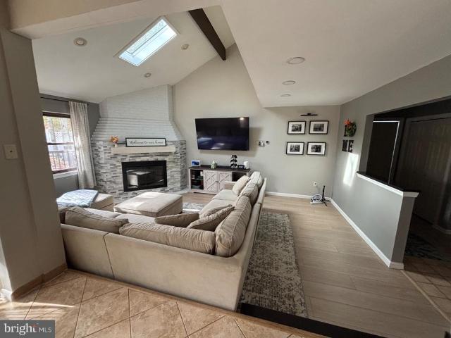 18 Woodhurst Drive