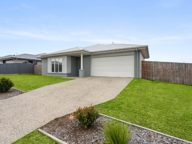 18 Woodruff Crescent, Nikenbah QLD 4655