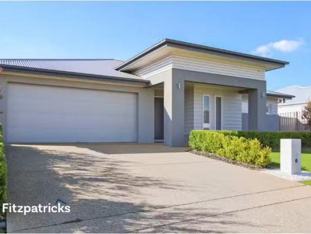 18 Yenda Avenue, Gobbagombalin House for rent Listed by Renta.