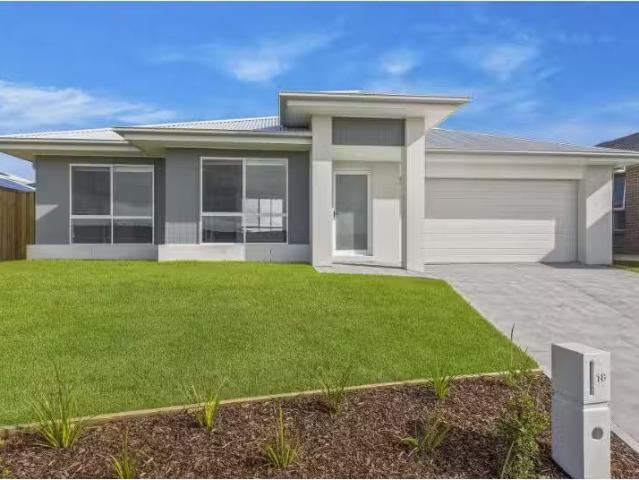 18 Yirang Street, Crangan Bay House for rent Listed by Mia Pa.