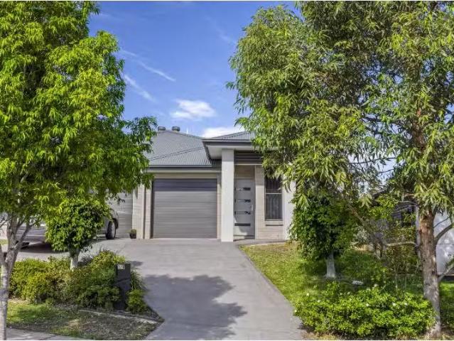1/8 Acmena Street, GILLIESTON HEIGHTS Townhouse for rent List.
