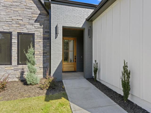 18 Aetna Spring Court
