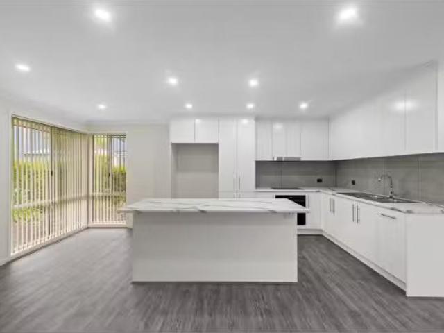 18 Ashwood Close, Glenning Valley House for rent Listed by Ol.