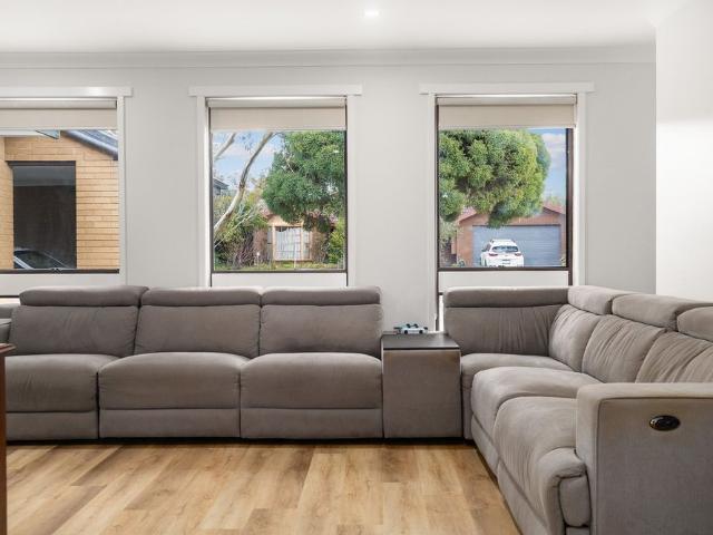 18 Avoca Cres, Alfredton, VIC, 3350