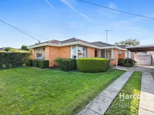 18 Banksia Avenue, Thomastown, VIC 3074 House for Rent