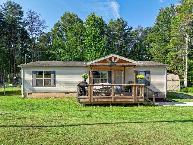 18 Back Hill Rd, Harrisville, WV 26362