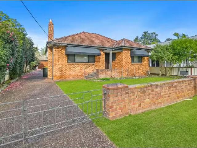 18 Bent street, CESSNOCK House for rent Listed by Shelley O'n.