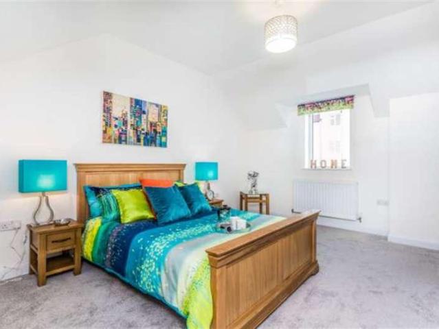 18 bed house for sale