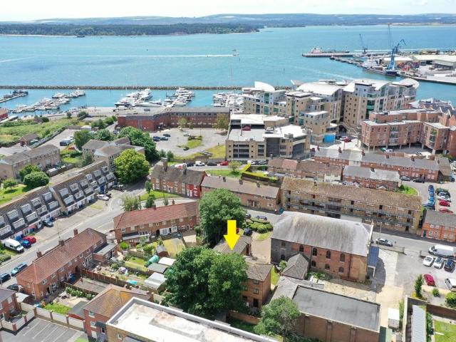 18 bedroom block of apartments for sale