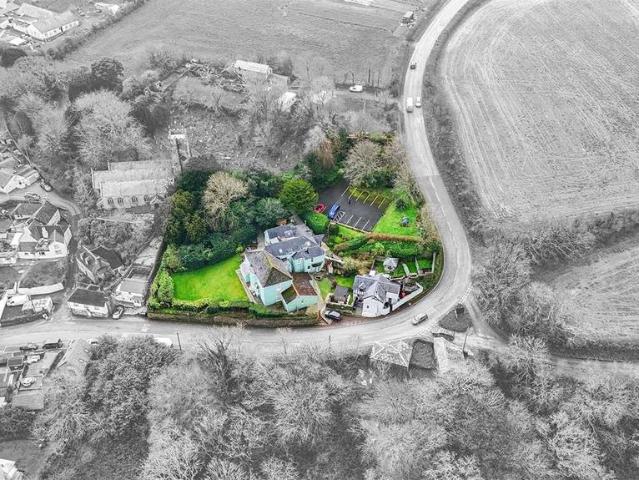 18 bedroom detached house for sale
