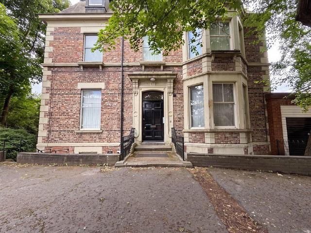 18 bedroom semi detached house for sale