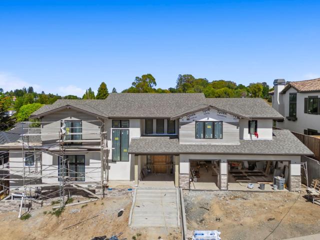 18 Bel Aire Lane