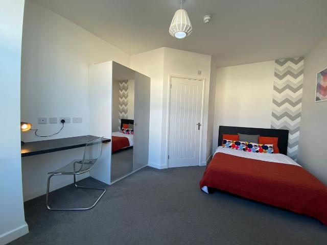 18 Bicester Road, Aylesbury HP19, 1 bed property to rent, £820 pcm | PrimeLocation