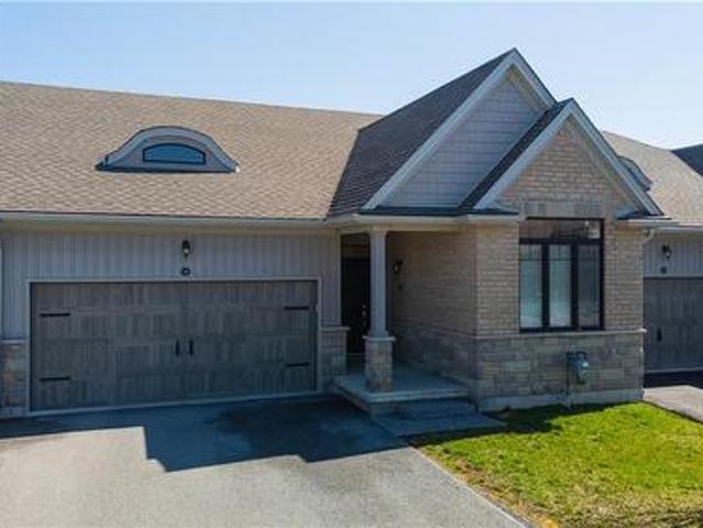 18 Borden Trail, Welland, ON, L3C 0H1 townhouse for sale | Listing ID 40819 | Royal LePage