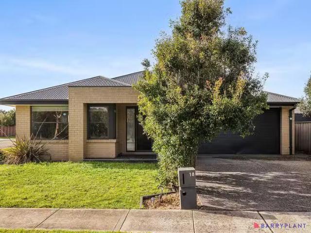 18 Blossom Road, Cowes, VIC 3922