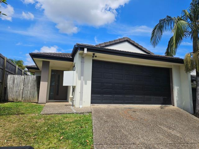 1/8 Blossom Street, PIMPAMA, QLD 4209