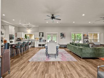 18 Brookeview Dr
