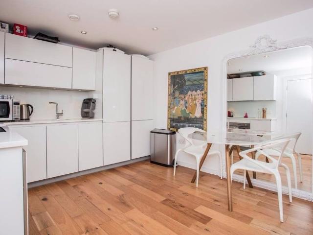 18 Bramah Road, London, SW9